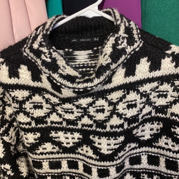 Zara size small thick sweater - Picture 3 of 3